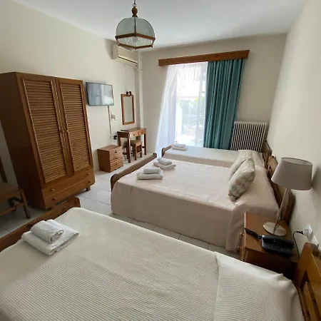 Pavlos - Hotel Tolo