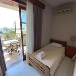 Pavlos -