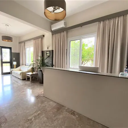 Pavlos - 酒店 托隆