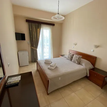 Pavlos - Hotell 2*