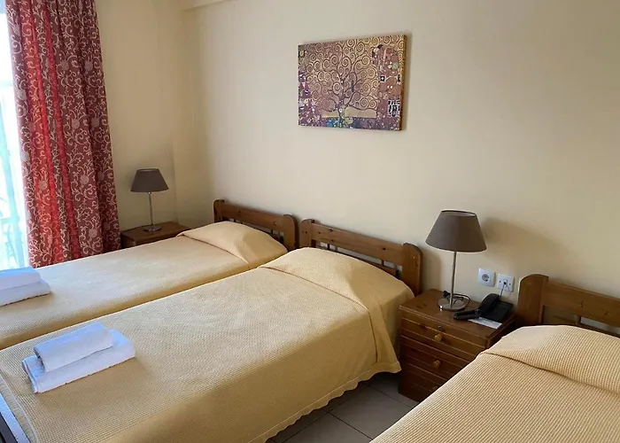 Pavlos - Hotell Tolón